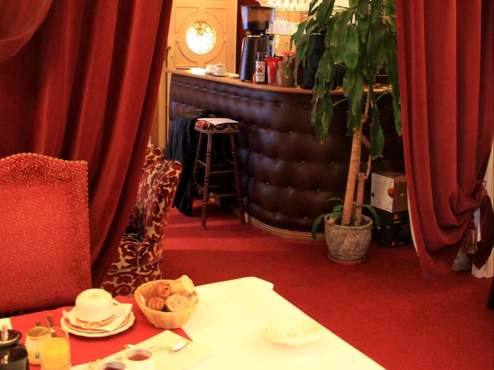 Hostellerie Du Grand Sully Bagian luar foto