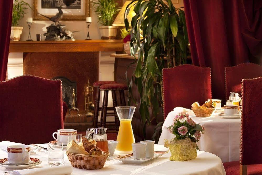 Hostellerie Du Grand Sully Bagian luar foto